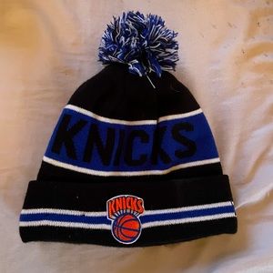 New Era New York Knicks Pom Pom Beanie